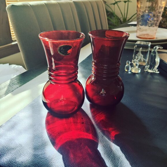 Royal Ruby Vintage Vases by Anchor Hocking c1930-1960 Gorgeous pair for Holidays - Picture 4 of 10